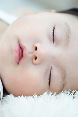 포토 JPG 스튜디오촬영 남자 얼굴 실내 한명 근접촬영 눕기 귀여움 눈감음 한국인 성장 아기 잠 보호 편안함 낮잠 남자아기한명만 국내포토 1 뷰포인트 컨셉 모션 사람 동양인 내부 신체부위 감각 남자한명만 남자아기만 파일형식