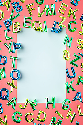 PSD 편집이미지 알파벳 영어 분홍색 백그라운드 텍스트 대문자 사각프레임 프레임 타이포그라피 사람없음 3D소스 3D 디지털합성 오브젝트 풍선 편집소스 편집3D 문자 컬러 사각형 파일형식