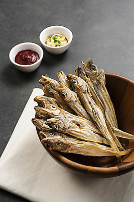 포토 JPG 스튜디오촬영 그릇 검은배경 건조 실내 사람없음 고추장 소스 가공식품 안주 오브젝트 건어물 마요네즈 마른안주 노가리 국내포토 식기 백그라운드 어류 내부 검은색 양념 소스_음식 파일형식