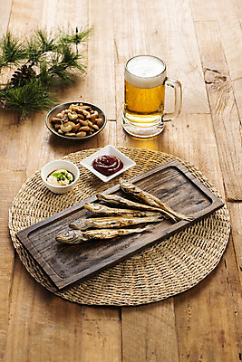 포토 JPG 스튜디오촬영 건조 맥주 실내 사람없음 고추장 소스 가공식품 안주 오브젝트 땅콩 건어물 마요네즈 마른안주 노가리 나무배경 국내포토 백그라운드 주류 어류 내부 견과류 양념 소스_음식 파일형식