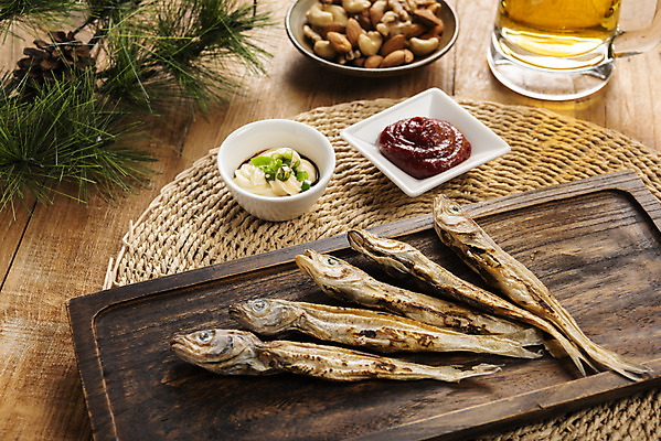 포토 JPG 스튜디오촬영 건조 맥주 실내 사람없음 고추장 소스 가공식품 안주 오브젝트 땅콩 건어물 마요네즈 마른안주 노가리 나무배경 국내포토 백그라운드 주류 어류 내부 견과류 양념 소스_음식 파일형식