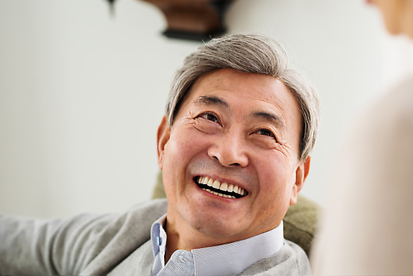 포토 JPG 부부 여자 노년 남자 행복 여유 얼굴 거실 집안 실내 표정 미소 사람 상반신 두명 실버라이프 믿음 노부부 한국인 올려보기 실버 60대 즐거움 70대 부부라이프 노인만 국내포토 라이프스타일 커플 감정 모션 동양인 성인 내부 신체부위 성인만 파일형식