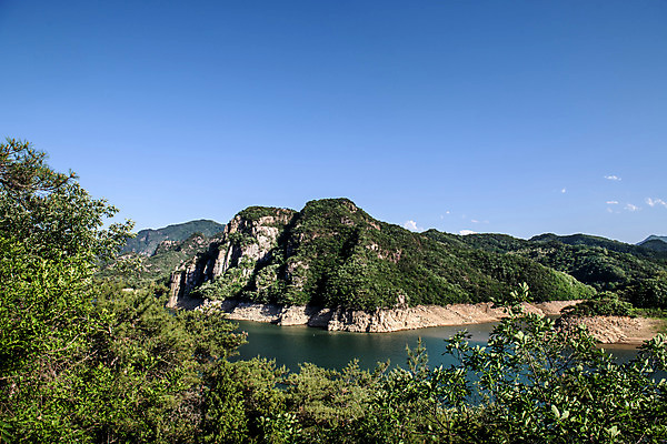 포토 JPG 주간 여행 자연 하늘 한국 풍경 사람없음 야외 여름 관광지 맑음 여름풍경 국내여행 단양 단양팔경 명승지 옥순봉 충주호 국내포토 자연요소 계절 아시아 호수 날씨 생태계 봉우리 충청북도 충주 파일형식 여름_계절