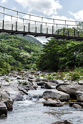 포토 JPG 주간 나무 구름 여행 자연 하늘 한국 풍경 사람없음 야외 여름 관광지 맑음 여름풍경 바위 국내여행 단양 단양팔경 명승지 월악산 가교 상선암 선암계곡 암각자 국내포토 자연요소 식물 건축물 계절 아시아 날씨 산 계곡 돌_바위 생태계 충청북도 석조물 파일형식 여름_계절