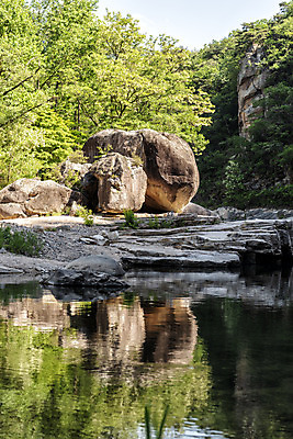 포토 JPG 주간 여행 자연 한국 풍경 사람없음 야외 여름 관광지 맑음 여름풍경 바위 국내여행 단양 단양팔경 명승지 월악산 선암계곡 암각자 하선암 국내포토 자연요소 계절 아시아 날씨 산 계곡 돌_바위 생태계 충청북도 석조물 파일형식 여름_계절