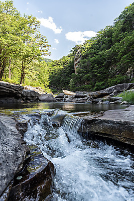 포토 JPG 주간 여행 자연 한국 풍경 사람없음 야외 여름 관광지 맑음 여름풍경 바위 국내여행 단양 단양팔경 명승지 월악산 선암계곡 암각자 하선암 국내포토 자연요소 계절 아시아 날씨 산 계곡 돌_바위 생태계 충청북도 석조물 파일형식 여름_계절