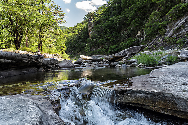 포토 JPG 주간 여행 자연 한국 풍경 사람없음 야외 여름 관광지 맑음 여름풍경 바위 국내여행 단양 단양팔경 명승지 월악산 선암계곡 암각자 하선암 국내포토 자연요소 계절 아시아 날씨 산 계곡 돌_바위 생태계 충청북도 석조물 파일형식 여름_계절