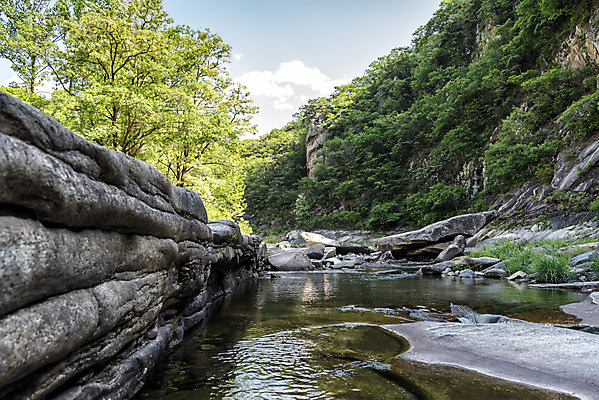 포토 JPG 주간 여행 자연 한국 풍경 사람없음 야외 여름 관광지 맑음 여름풍경 바위 국내여행 단양 단양팔경 명승지 월악산 선암계곡 암각자 하선암 국내포토 자연요소 계절 아시아 날씨 산 계곡 돌_바위 생태계 충청북도 석조물 파일형식 여름_계절