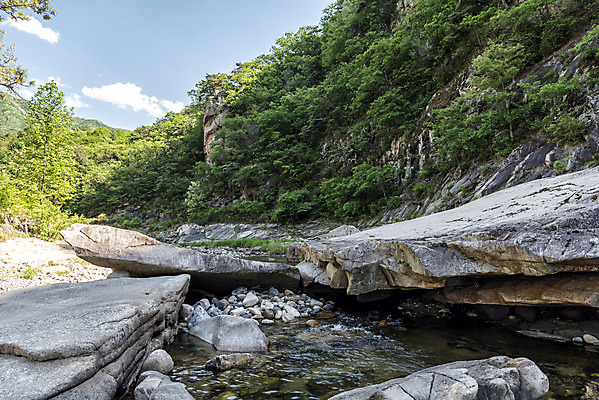 포토 JPG 주간 여행 자연 한국 풍경 사람없음 야외 여름 관광지 맑음 여름풍경 바위 국내여행 단양 단양팔경 명승지 월악산 선암계곡 암각자 하선암 국내포토 자연요소 계절 아시아 날씨 산 계곡 돌_바위 생태계 충청북도 석조물 파일형식 여름_계절