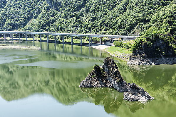 포토 JPG 주간 여행 자연 한국 풍경 사람없음 야외 여름 관광지 강 맑음 여름풍경 국내여행 단양 단양팔경 도담삼봉 명승지 국내포토 자연요소 계절 아시아 날씨 생태계 충청북도 파일형식 여름_계절
