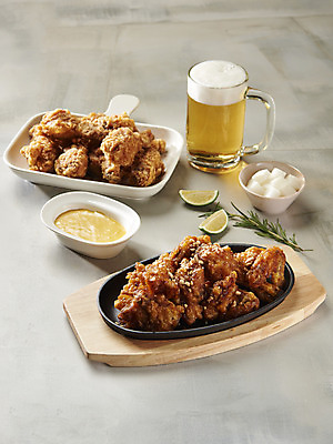 포토 JPG 스튜디오촬영 바닥 생맥주 실내 사람없음 치킨 프라이드치킨 소스 오브젝트 야식 라임 치킨무 치맥 국내포토 음식 과일 맥주 내부 양념 닭고기요리 파일형식