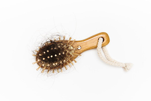 포토 JPG 스튜디오촬영 실내 누끼 사람없음 하이앵글 뷰티 머리카락 머리빗 오브젝트 흰배경 헤어용품 헤어관리 탈모 플랫레이 국내포토 뷰포인트 백그라운드 내부 머리 흰색 미용용품 플랫 증상 파일형식