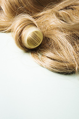 포토 JPG 스튜디오촬영 실내 누끼 사람없음 금발 뷰티 머리카락 오브젝트 흰배경 헤어롤 헤어용품 헤어관리 탈색 국내포토 헤어스타일 백그라운드 내부 머리 흰색 미용용품 머리염색 파일형식