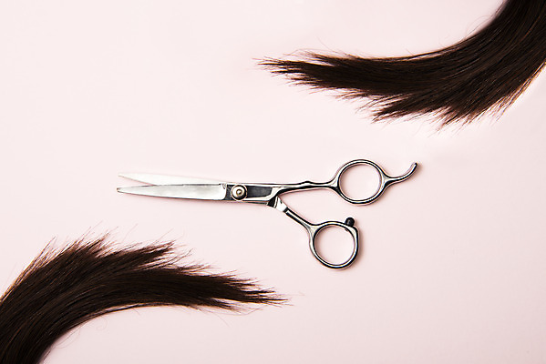 포토 JPG 스튜디오촬영 실내 누끼 사람없음 하이앵글 뷰티 미용용품 미용실 오브젝트 헤어용품 헤어관리 머릿결 미용가위 플랫레이 분홍색배경 국내포토 뷰포인트 분홍색 백그라운드 가위_도구 내부 플랫 뷰티샵 파일형식