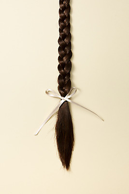 포토 JPG 스튜디오촬영 리본 갈색머리 땋은머리 실내 누끼 사람없음 하이앵글 뷰티 미용용품 미용실 묶기 오브젝트 댕기머리 헤어용품 헤어관리 노란배경 머릿결 플랫레이 국내포토 헤어스타일 뷰포인트 백그라운드 모션 내부 노란색 플랫 뷰티샵 파일형식