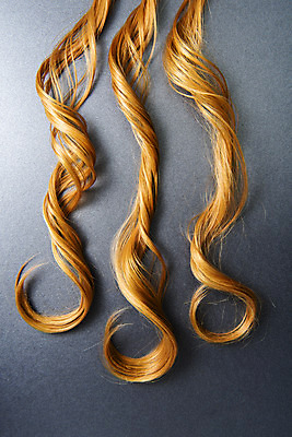 포토 JPG 스튜디오촬영 회색배경 실내 누끼 사람없음 하이앵글 금발 뷰티 미용용품 파마 미용실 오브젝트 웨이브 헤어용품 헤어관리 머릿결 플랫레이 국내포토 헤어스타일 뷰포인트 백그라운드 내부 회색 플랫 뷰티샵 파일형식