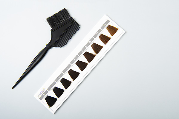 포토 JPG 스튜디오촬영 실내 누끼 사람없음 하이앵글 뷰티 견본 머리빗 오브젝트 흰배경 헤어용품 염색 헤어관리 플랫레이 국내포토 뷰포인트 백그라운드 내부 흰색 미용용품 플랫 파일형식