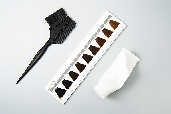 포토 JPG 스튜디오촬영 실내 누끼 사람없음 하이앵글 뷰티 견본 머리빗 오브젝트 흰배경 헤어용품 염색 헤어관리 염색약 플랫레이 국내포토 뷰포인트 백그라운드 내부 흰색 미용용품 플랫 파일형식