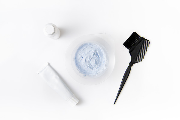 포토 JPG 스튜디오촬영 실내 누끼 사람없음 하이앵글 뷰티 머리빗 오브젝트 흰배경 헤어용품 헤어관리 머리염색 염색약 탈색 플랫레이 국내포토 뷰포인트 백그라운드 내부 흰색 미용용품 플랫 염색 파일형식