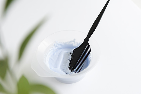 포토 JPG 스튜디오촬영 잎 실내 누끼 사람없음 아웃포커스 하이앵글 뷰티 오브젝트 흰배경 헤어용품 염색 헤어관리 빗금 염색약 플랫레이 국내포토 식물 뷰포인트 백그라운드 촬영기법 내부 흰색 미용용품 플랫 대각선 파일형식