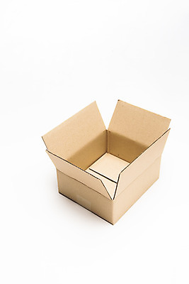 포토 JPG 스튜디오촬영 실내 누끼 사람없음 상자 한개 짐 오픈 종이상자 배송 택배 흰배경 택배상자 반가움 빈상자 국내포토 1 감정 백그라운드 내부 운송업 흰색 파일형식