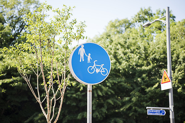 포토 JPG 주간 교통 안내 안전 풍경 사람없음 야외 자전거 표지판 보행자 지시 신호 도로표지판 안전수칙 교통안전 조심 안전교육 도보 법규 보행자우선 안내표지판 안전표지판 주의표 주의표지판 국내포토 자연요소 교육 도로 모션 알림판 주의 바이크 파일형식