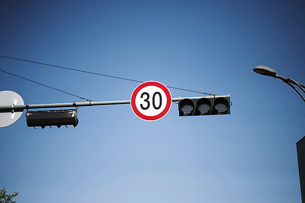 포토 JPG 주간 교통 안내 안전 풍경 사람없음 야외 표지판 지시 신호 도로표지판 안전수칙 교통안전 안전교육 과속 법규 안내표지판 안전표지판 주의표 주의표지판 국내포토 자연요소 교육 도로 모션 알림판 주의 파일형식