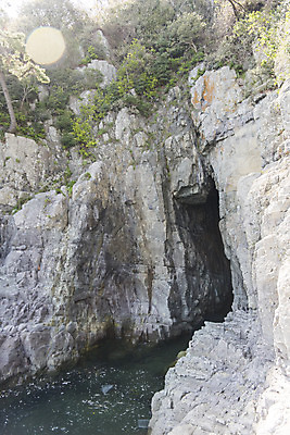 포토 JPG 주간 바다 한국 풍경 사람없음 야외 맑음 절벽 바위 여수 오동도 국내포토 자연요소 아시아 섬 날씨 돌_바위 전라남도 파일형식