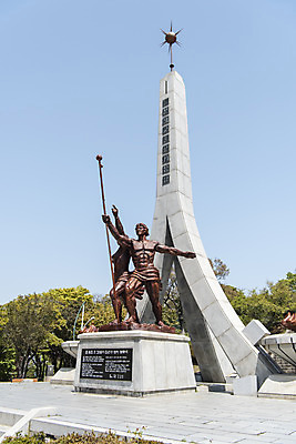 포토 JPG 주간 하늘 한국 풍경 사람없음 야외 맑음 기념비 여수 돌산대교 돌산공원 국내포토 자연요소 공원 아시아 날씨 다리_건축물 전라남도 파일형식