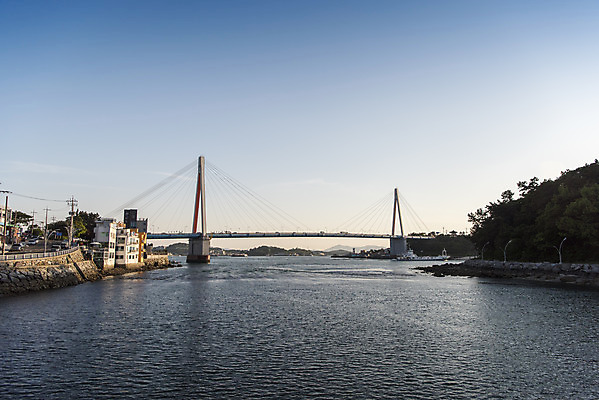 포토 JPG 주간 바다 하늘 한국 풍경 사람없음 야외 맑음 여수 돌산대교 국내포토 자연요소 아시아 날씨 다리_건축물 전라남도 파일형식
