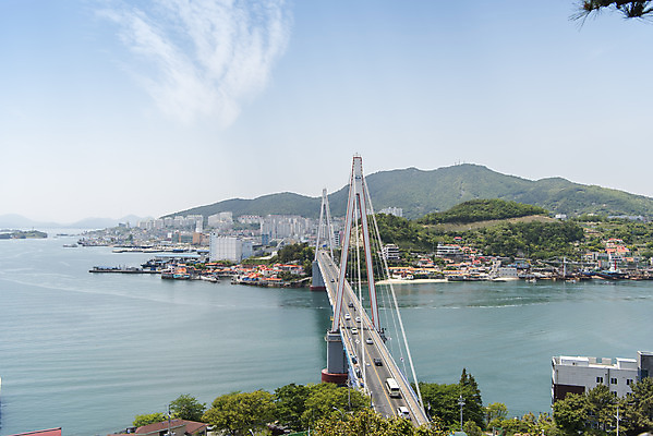 포토 JPG 주간 바다 하늘 산 한국 풍경 사람없음 야외 맑음 여수 돌산대교 전경 국내포토 자연요소 아시아 날씨 다리_건축물 전라남도 파일형식 탑뷰