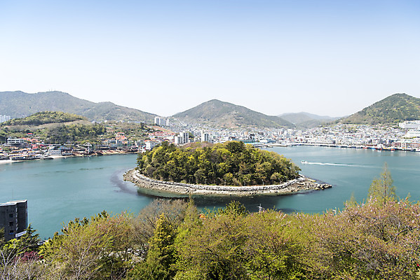 포토 JPG 주간 나무 바다 섬 하늘 한국 풍경 사람없음 야외 맑음 여수 전경 장군도 국내포토 자연요소 식물 아시아 날씨 전라남도 파일형식 탑뷰