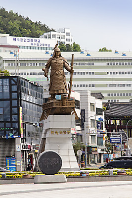 포토 JPG 주간 한국 풍경 사람없음 야외 맑음 여수 이순신장군비 이순신광장 국내포토 자연요소 아시아 날씨 전라남도 광장 파일형식