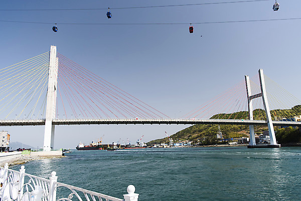 포토 JPG 주간 바다 한국 풍경 사람없음 야외 맑음 케이블카 여수 선박 거북선대교 국내포토 자연요소 아시아 수상교통 날씨 다리_건축물 전라남도 파일형식