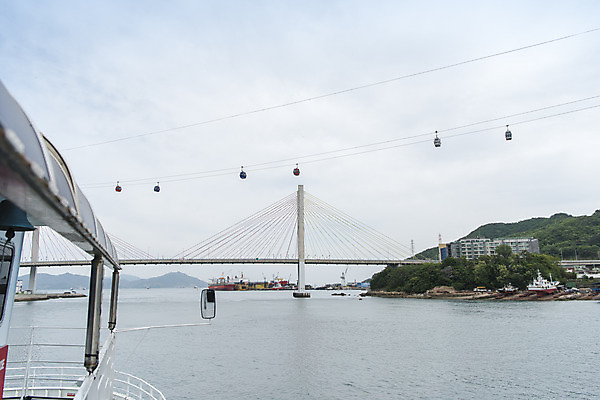 포토 JPG 주간 나무 바다 하늘 한국 풍경 사람없음 야외 맑음 케이블카 여수 거북선대교 국내포토 자연요소 식물 아시아 날씨 다리_건축물 전라남도 파일형식