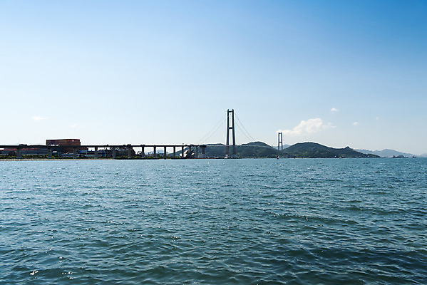 포토 JPG 주간 구름 바다 하늘 한국 풍경 사람없음 야외 맑음 여수 이순신대교 국내포토 자연요소 아시아 날씨 다리_건축물 전라남도 파일형식