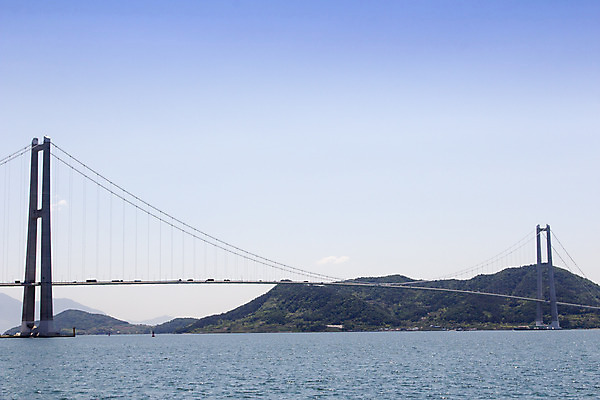 포토 JPG 주간 바다 하늘 산 한국 풍경 사람없음 야외 맑음 여수 이순신대교 국내포토 자연요소 아시아 날씨 다리_건축물 전라남도 파일형식