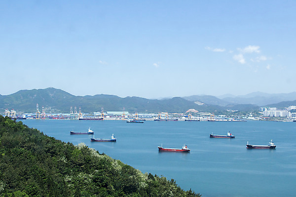 포토 JPG 주간 구름 바다 하늘 한국 풍경 사람없음 야외 맑음 여수 선박 국내포토 자연요소 아시아 수상교통 날씨 전라남도 파일형식