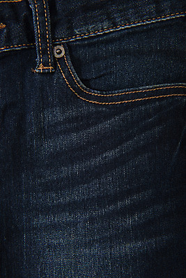 포토 JPG 스튜디오촬영 옷 패션 바지 프레임 실내 근접촬영 사람없음 캐주얼 하이앵글 청바지 직물 빈티지 주머니 천 원료 스티치 플랫레이 진청 국내포토 뷰포인트 컨셉 하의 내부 플랫 바느질 파일형식