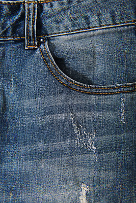 포토 JPG 스튜디오촬영 옷 패션 바지 프레임 실내 근접촬영 사람없음 캐주얼 하이앵글 청바지 직물 빈티지 주머니 천 원료 스티치 플랫레이 중청 국내포토 뷰포인트 컨셉 하의 내부 플랫 바느질 파일형식