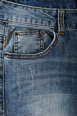 포토 JPG 스튜디오촬영 옷 패션 바지 프레임 실내 근접촬영 사람없음 캐주얼 하이앵글 청바지 직물 빈티지 주머니 천 원료 스티치 플랫레이 중청 국내포토 뷰포인트 컨셉 하의 내부 플랫 바느질 파일형식