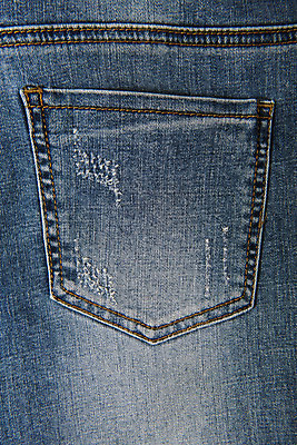 포토 JPG 스튜디오촬영 옷 패션 바지 프레임 실내 근접촬영 사람없음 캐주얼 하이앵글 청바지 직물 빈티지 주머니 천 원료 스티치 플랫레이 중청 국내포토 뷰포인트 컨셉 하의 내부 플랫 바느질 파일형식