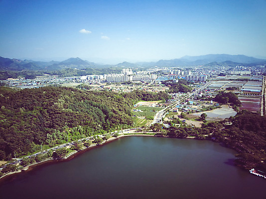 포토 JPG 주간 여행 자연 한국 풍경 사람없음 야외 여름 관광지 맑음 여름풍경 항공촬영 국내여행 명승지 의림지 제천 전경 국내포토 자연요소 계절 아시아 뷰포인트 날씨 저수지 생태계 충청북도 파일형식 탑뷰 제천10경 여름_계절
