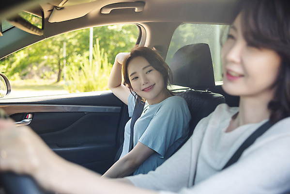 포토 JPG 주간 응시 여자 딸 행복 여유 40대 중년 여행 데이트 가족 자동차 모녀 엄마 휴가 휴식 함께함 미소 안전 사람 앉기 상반신 20대 야외 두명 옆모습 캐주얼 관광지 턱괴기 다정 봄 드라이브 운전 한국인 자녀 승차 즐거움 효도 경기도 안전벨트 국내여행 양평 성인여자만 국내포토 자연요소 시선 옷 계절 감정 육상교통 뷰포인트 컨셉 관계 모션 한국 표정 동양인 청년 성인 여자만 성인만 파일형식