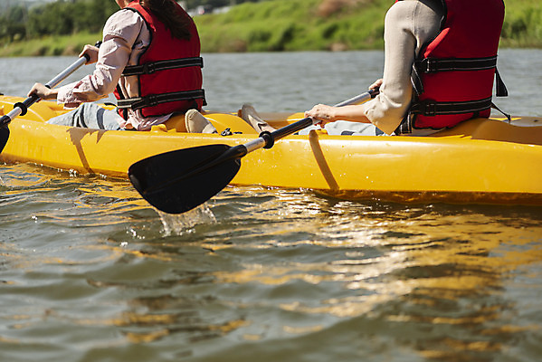 포토 JPG 주간 여자 딸 40대 중년 여행 데이트 가족 모녀 엄마 레저 휴가 함께함 들기 사람 앉기 상반신 20대 성인 취미 야외 두명 뒷모습 레포츠 관광지 강 운동 봄 한국인 자녀 수상스포츠 체험 보트 승차 즐거움 카누 카약 노젓기 구명조끼 효도 경기도 효도관광 국내여행 남한강 양평 패들 성인여자만 국내포토 자연요소 계절 감정 스포츠 뷰포인트 컨셉 배_교통 관계 모션 한국 건강 동양인 청년 노_배의노 구조용품 여자만 성인만 파일형식