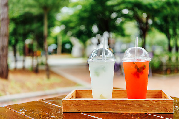 포토 JPG 주간 여유 탁자 휴식 잔 쟁반 빨대 사람없음 야외 아웃포커스 컵 여름 얼음 시원함 레모네이드 석류 두잔 모히토 성남 에이드 테이크아웃컵 국내포토 자연요소 식기 계절 감정 음료 가구 컨셉 2 과일 촬영기법 칵테일 경기도 파일형식