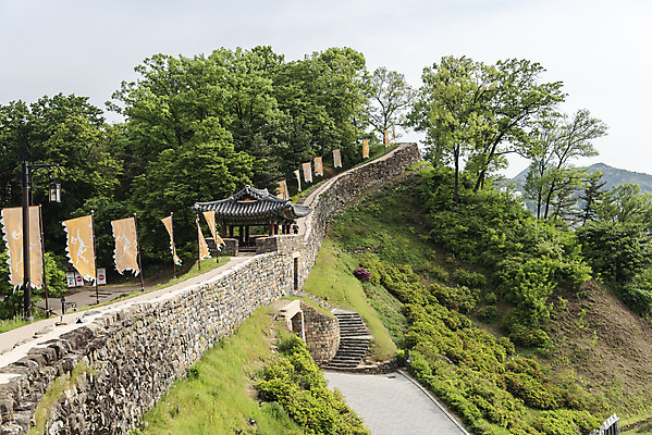 포토 JPG 주간 한국전통 여행 유적지 풍경 사람없음 야외 관광지 봄 세계문화유산 문화재 역사 한국사 국내여행 사적지 백제역사유적지구 국내포토 자연요소 전통 계절 고건축 한국 파일형식