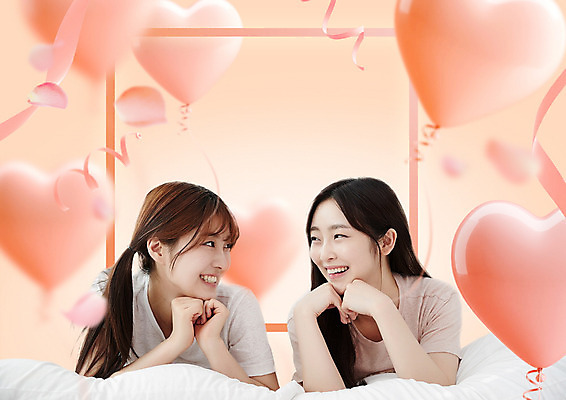 PSD 편집이미지 여자 꽃잎 리본 분홍색 웃음 20대 두명 친구 눕기 마주보기 주황색 우정 한국인 하트 침대 파자마파티 하트풍선 풍선 홈파티 성인여자만 이미지편집 모양 꽃 컬러 가구 관계 모션 표정 사람 동양인 청년 파티 여자만 성인만 파일형식