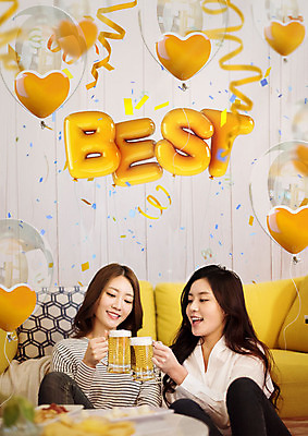 PSD 편집이미지 여자 리본 거실 생맥주 사랑 웃음 사람 20대 타이포그라피 두명 친구 노란색 파티 우정 한국인 하트 즐거움 건배 풍선 홈파티 성인여자만 이미지편집 모양 문자 감정 컬러 관계 맥주 표정 동양인 이벤트 청년 여자만 성인만 파일형식