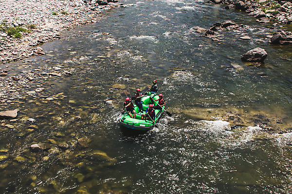 포토 JPG 주간 여자 남자 레저 협력 한국 풍경 여러명 20대 성인 야외 여름 30대 레포츠 관광지 하이앵글 계곡 여름풍경 한국인 바위 급류 급류타기 즐거움 항공촬영 국내여행 하계레포츠 성인만 내린천 액티비티 국내포토 자연요소 계절 감정 아시아 뷰포인트 여행 다수 사람 동양인 청년 장년 돌_바위 수상스포츠 인제군 파일형식 여름_계절